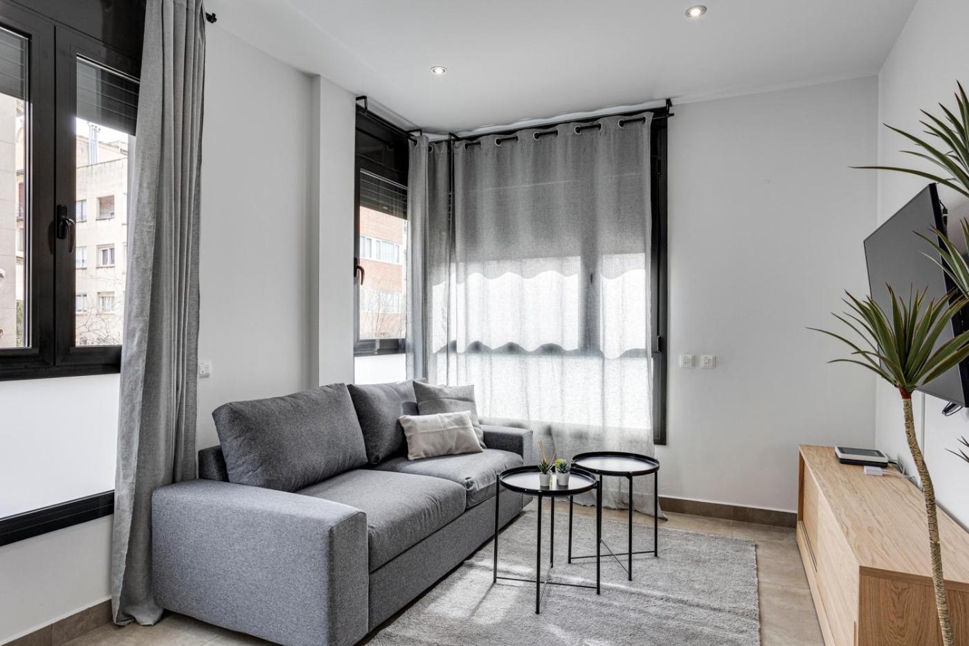 Urban Flats Vallirana Barcelona Exterior foto